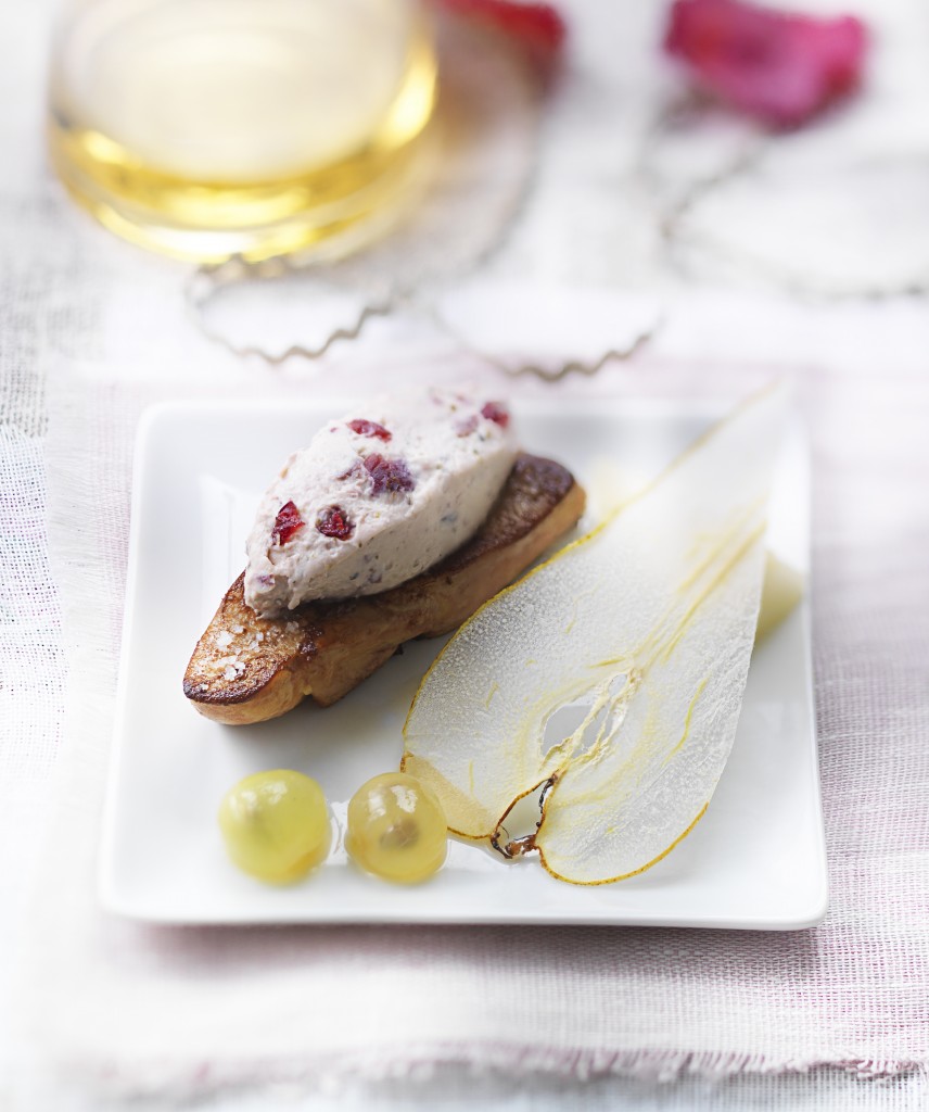 Foie-gras-roti-poire-raisins-Tartare-Cranberry-&-Poivre
