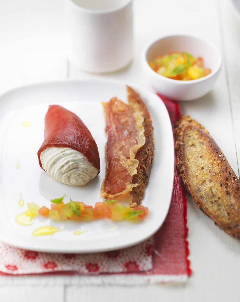 Piquillos-farcis-Tartare-Poivre-&-Fines-Herbes-vierge-tomate