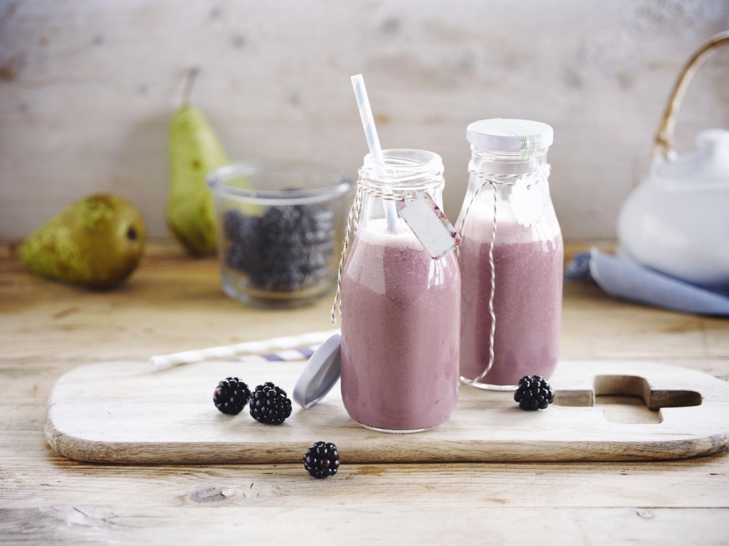 Smoothie poires, mûres et gingembre