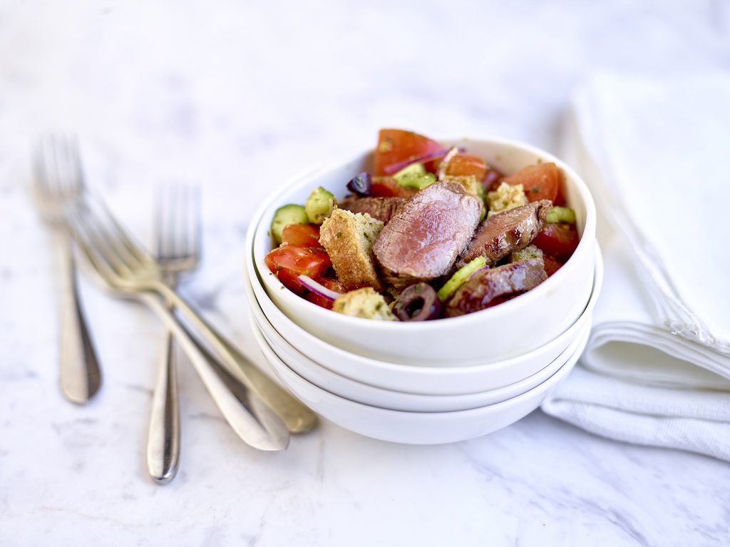 Panzanella-salade-florentine-au-pain-tomate-agneau