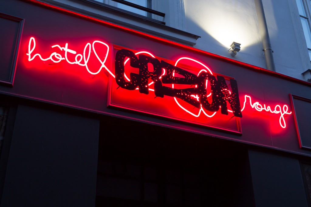 L’Hôtel Crayon Rouge, couleurs et graphisme à deux pas du Louvre - Délices