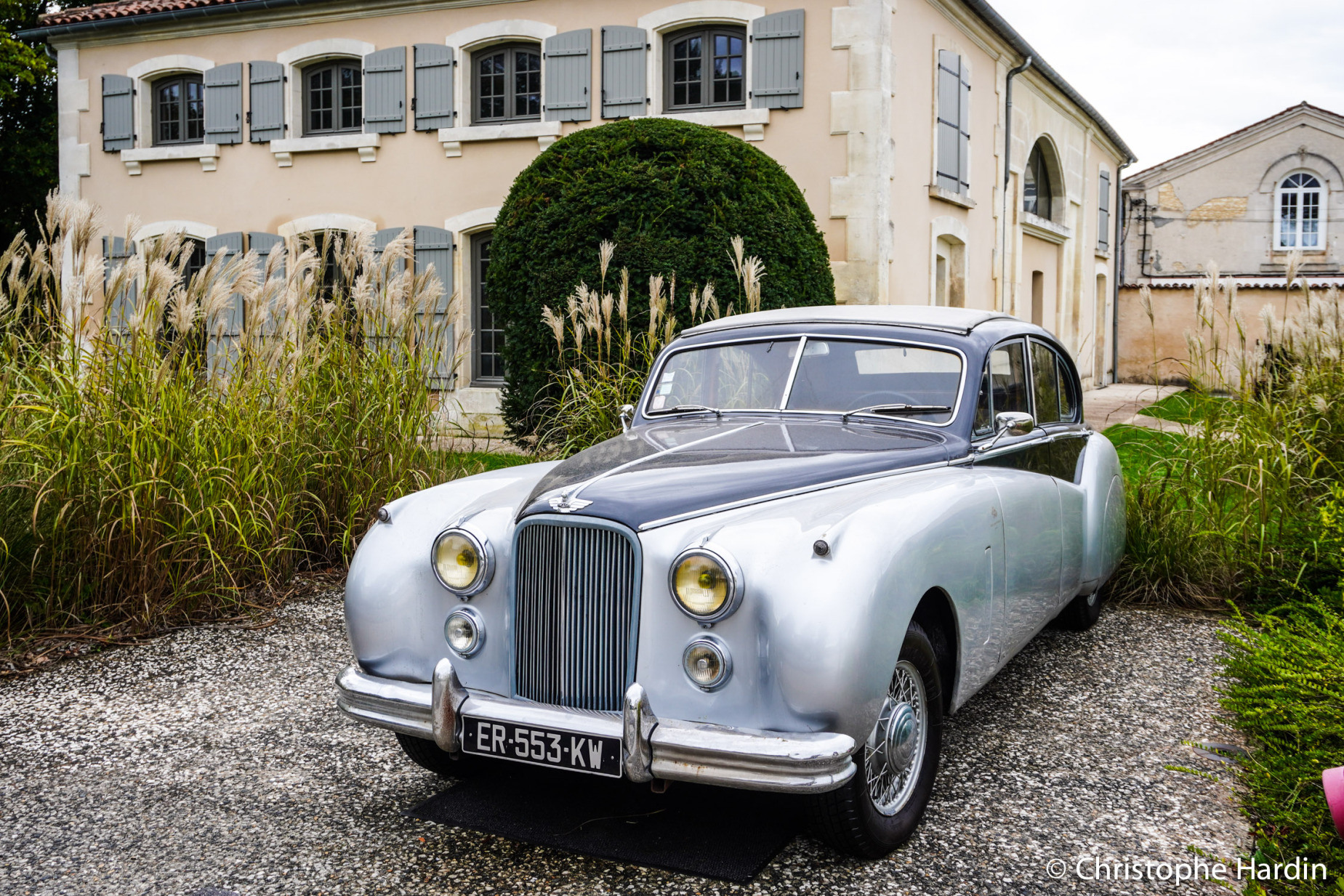 In front of Maison Monnet, the elegant Jaguar of the Hotel Chais Monnet & Spa in Cognac, Charente, France, October 15, 2024.<br />Devant la Maison Monnet, l'élégante Jaguar de l'Hôtel Chais Monnet & Spa à Cognac, Charente, France, le 15 octobre 2024.
