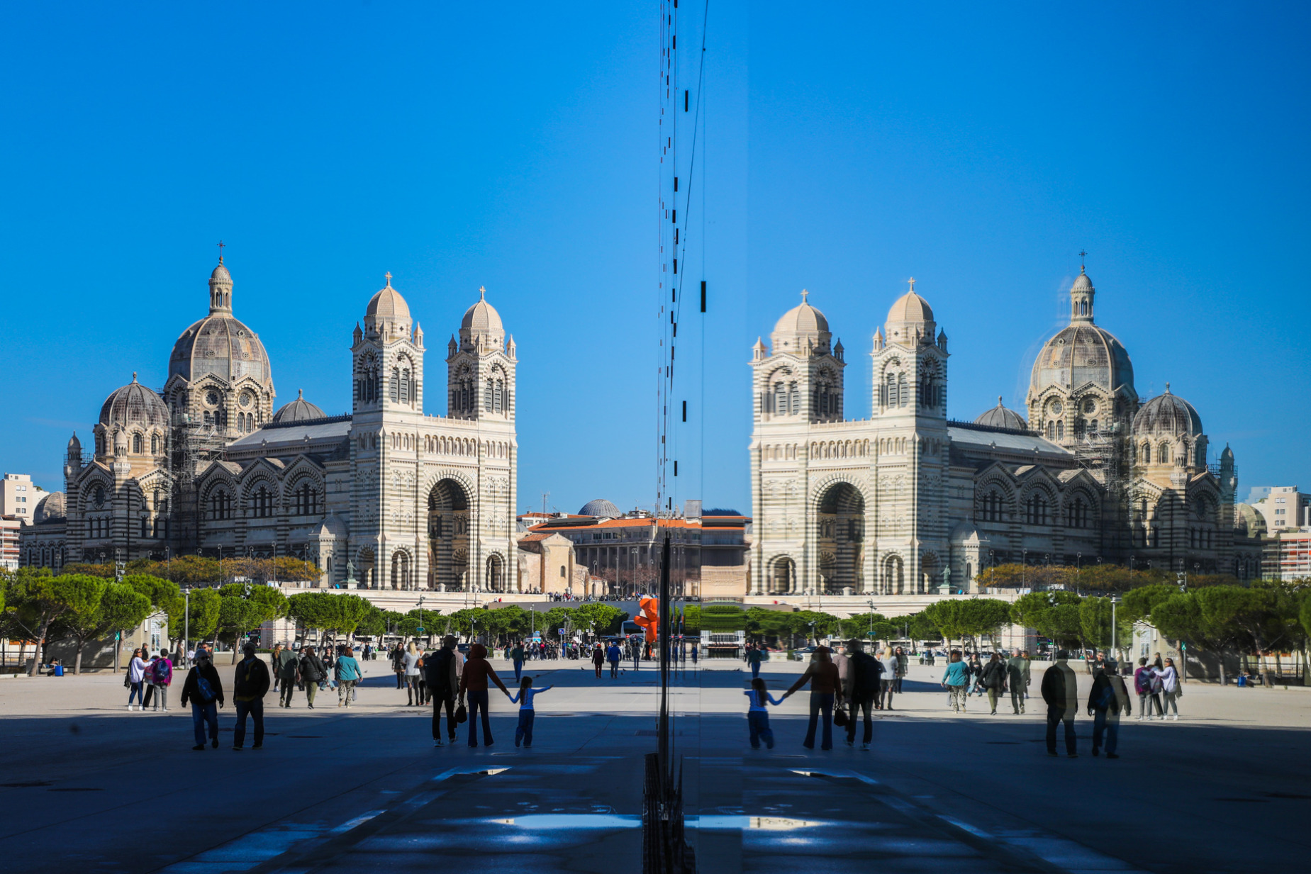 La Cathédrale La Major près du Vieux-Port de Marseille.