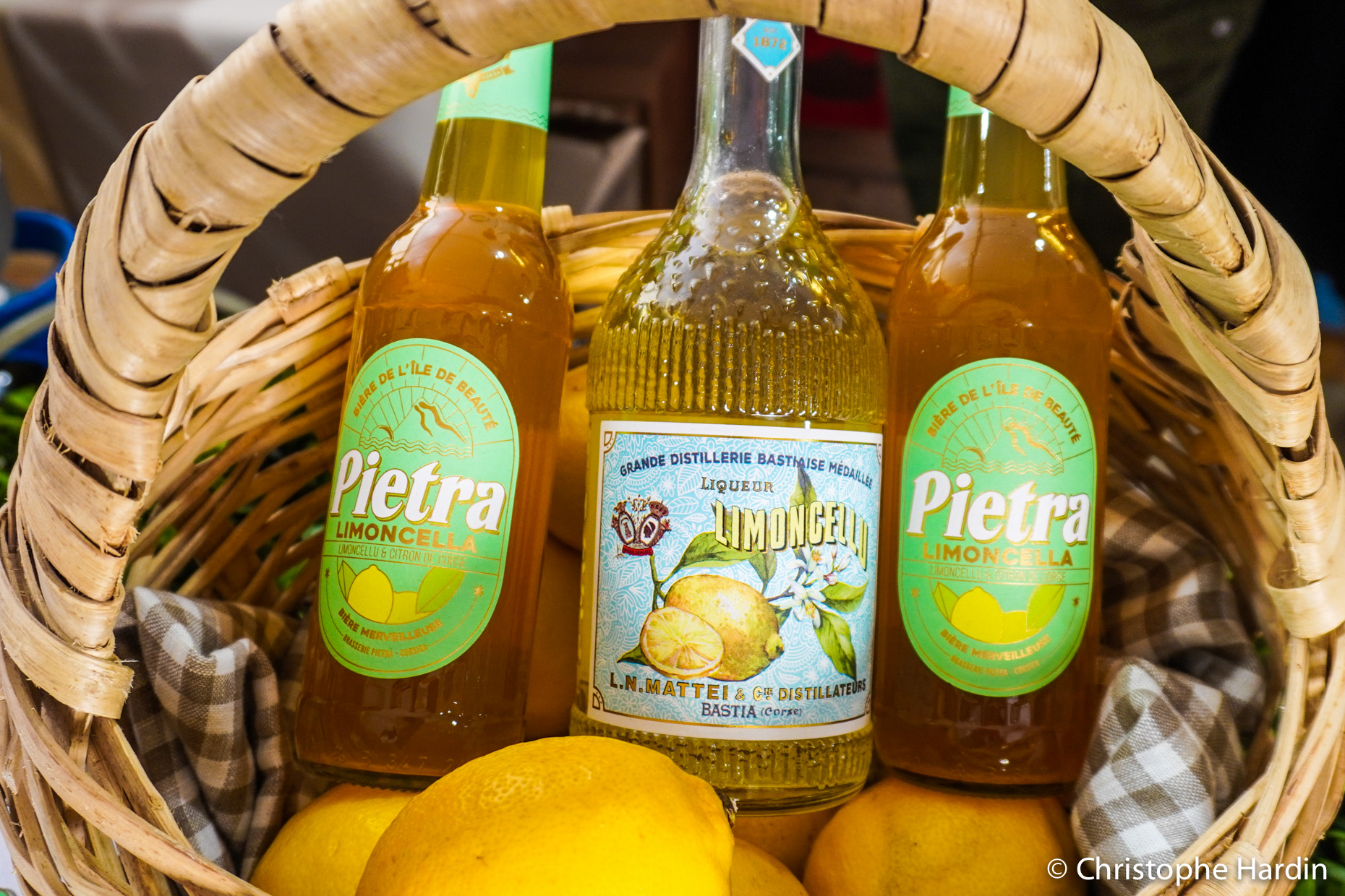 Le mariage réussi de la célèbre bière Pietra Corse et des citrons du pays. Un délice !